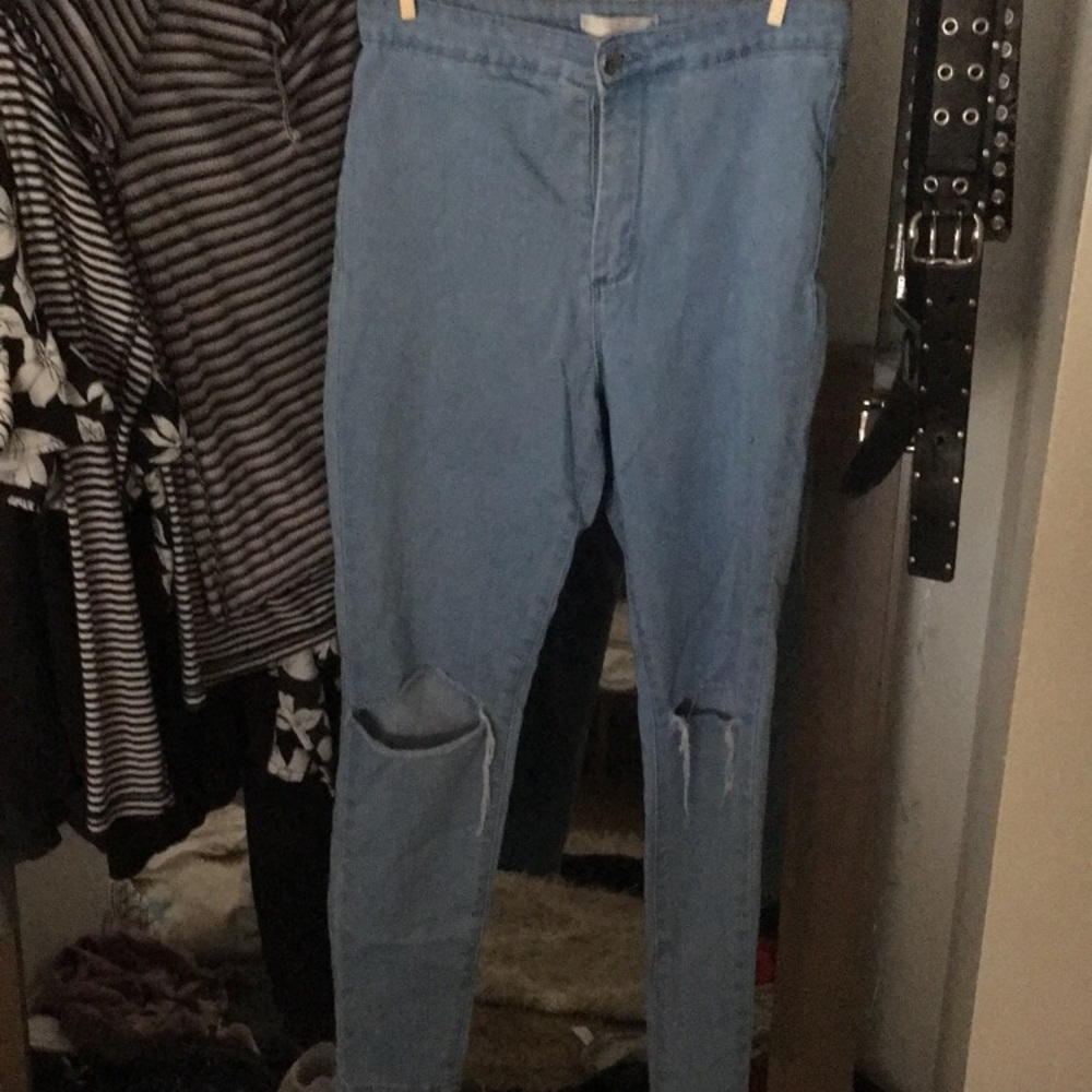 Ripped skinny jeans